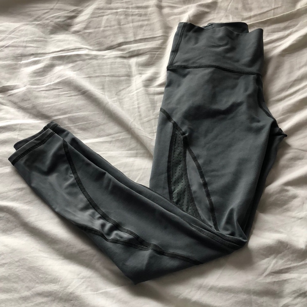 Green aerie play leggings